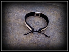 bracelet-bracelet-cuir-noir-et-blanc-casse-18853390-132-7160-jpg-1009b4-d820a_big
